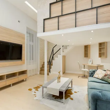 F15 Falk Apartment