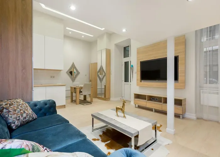 F15 Falk * Budapesta